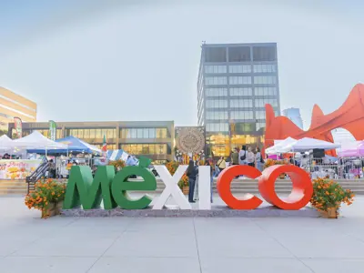 Mexico Sign Infront Of The Plaza